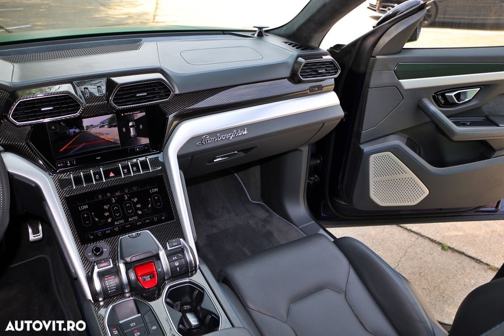 Lamborghini URUS - 37