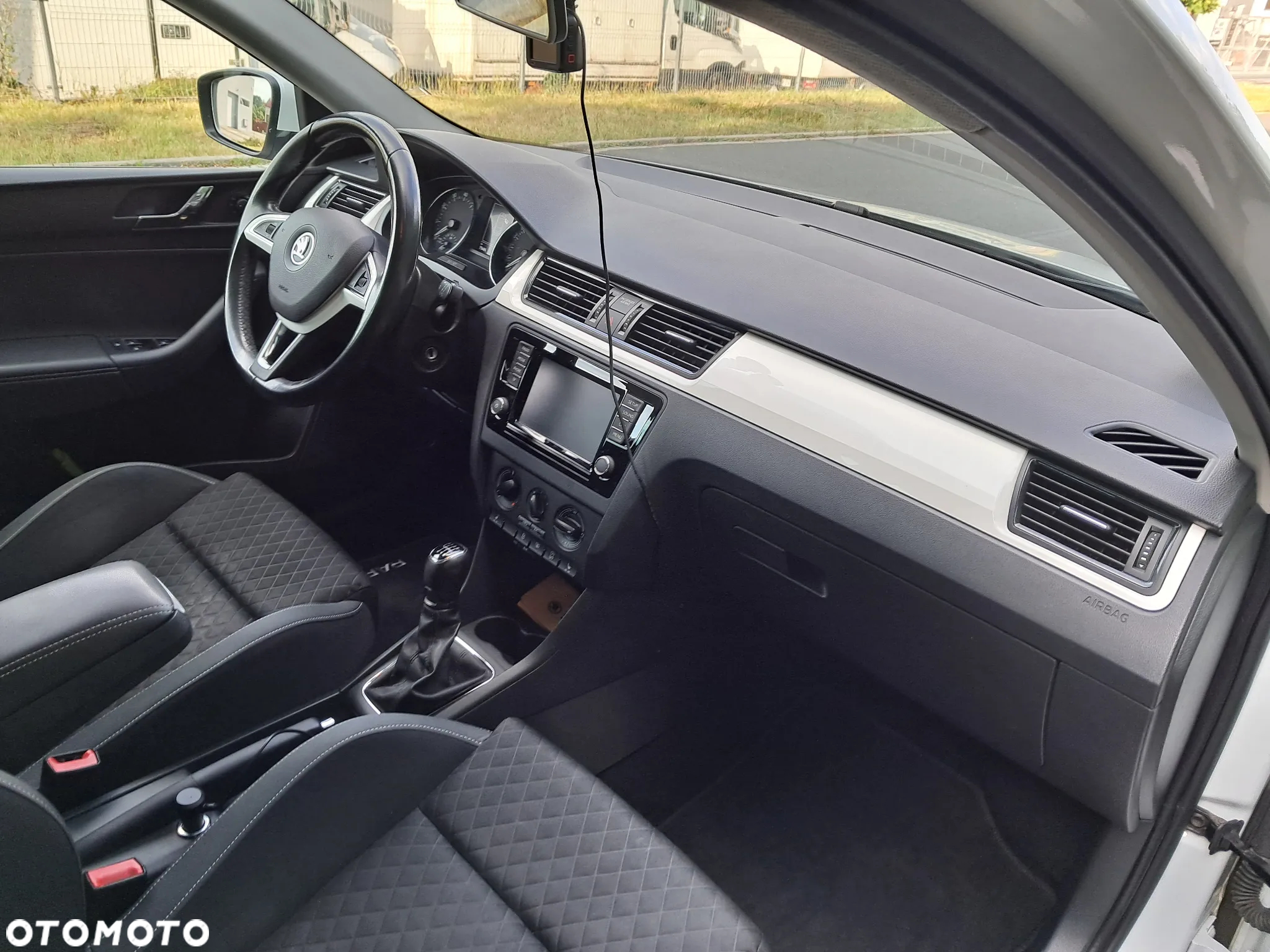 Skoda RAPID Spb 1.2 TSI Ambition - 14