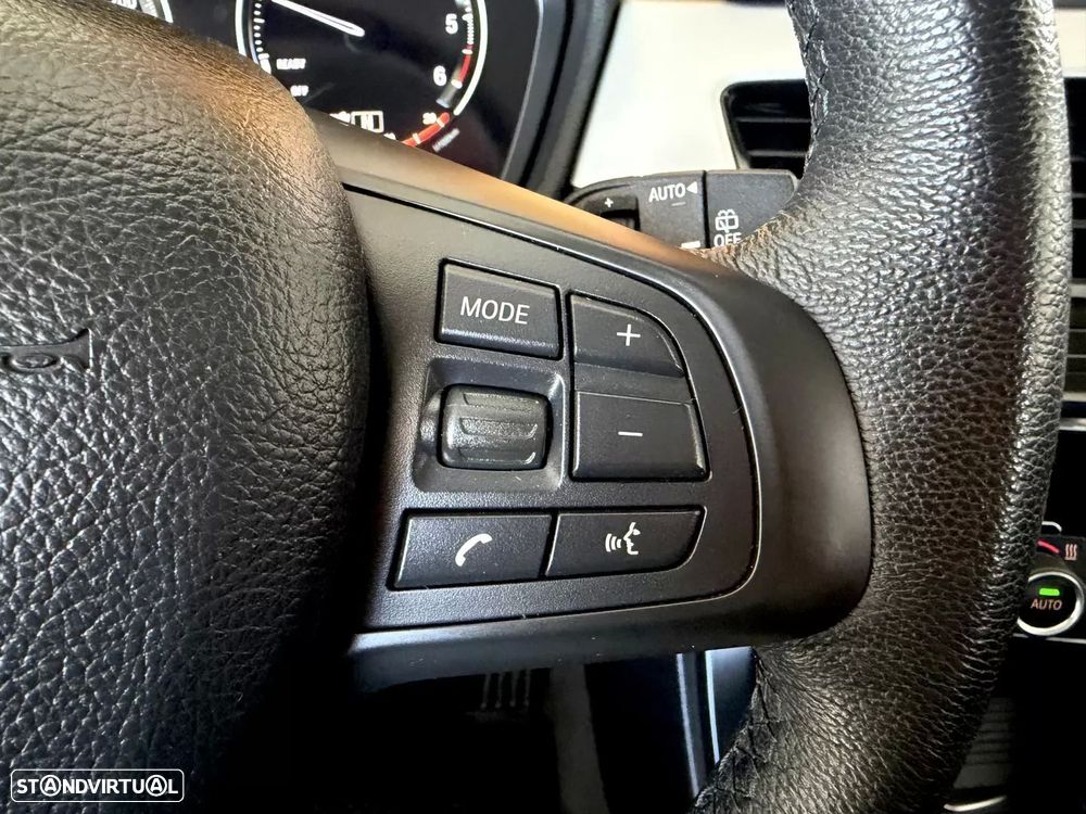 BMW X1 16 d sDrive Line xLine - 36