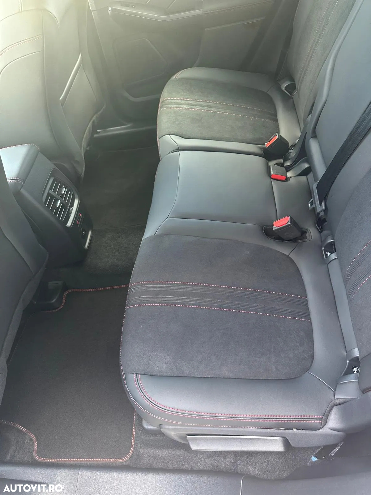 Ford Kuga 2.5 Duratec FWD PHEV ST-Line X - 9