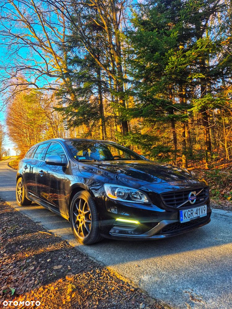Volvo V60 D4 Drive-E R-Design Momentum - 2