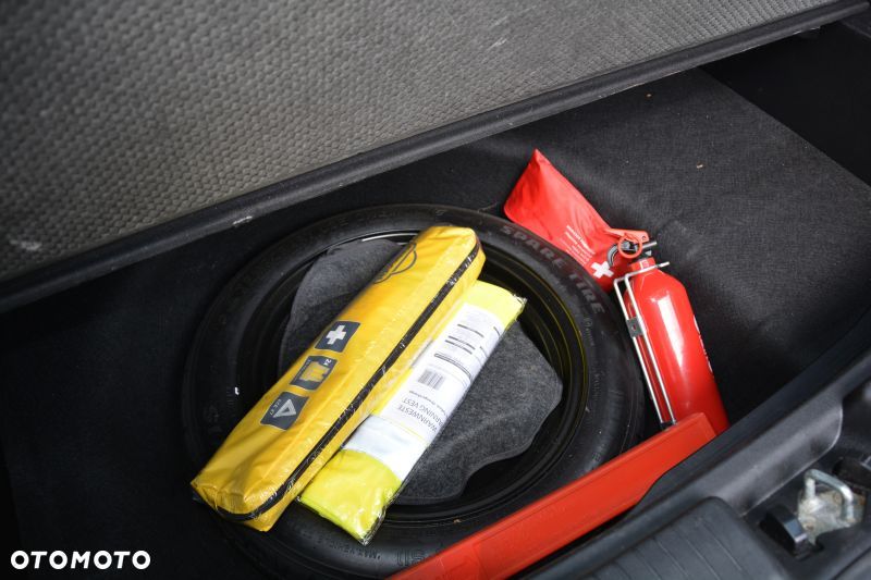 Hyundai ix20 1.4 Classic + - 29