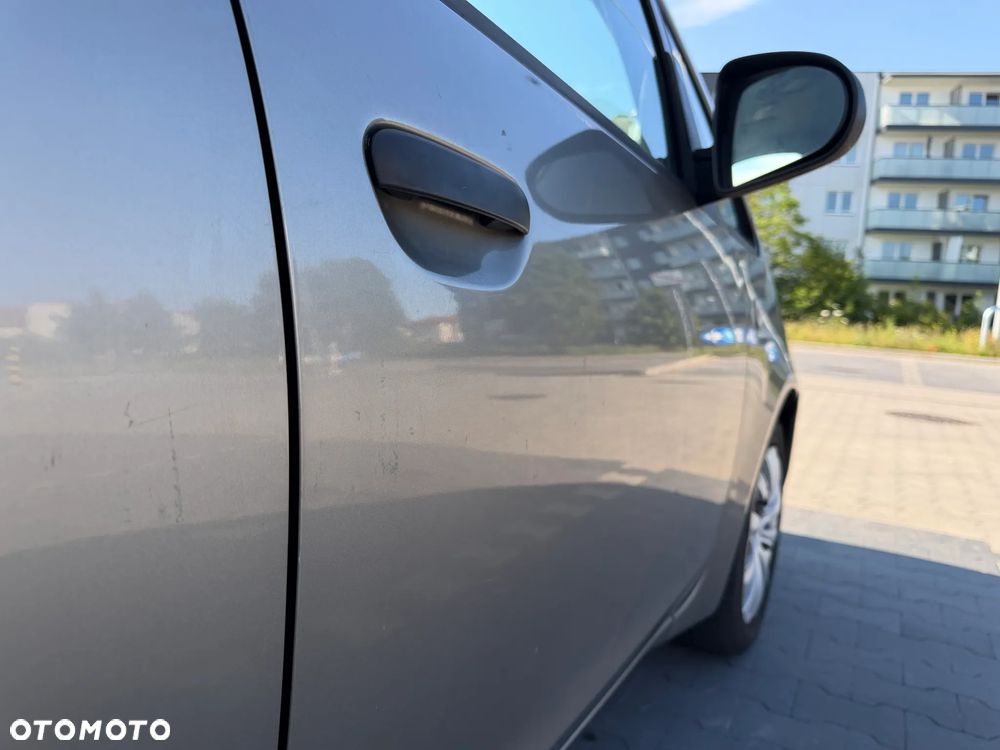 Mitsubishi Colt 1.3 Invite - 23
