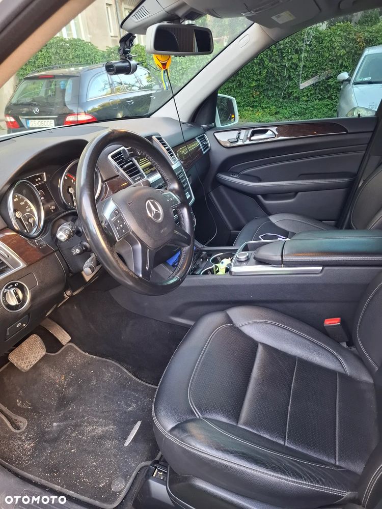 Mercedes-Benz ML - 10