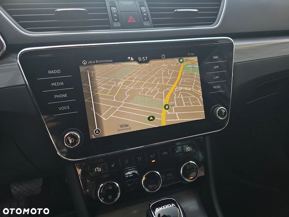 Skoda Superb 2.0 TDI SCR Style DSG - 32