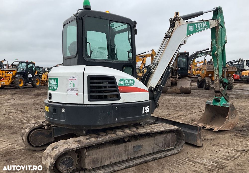 Bobcat E45 Miniexcavator - 4
