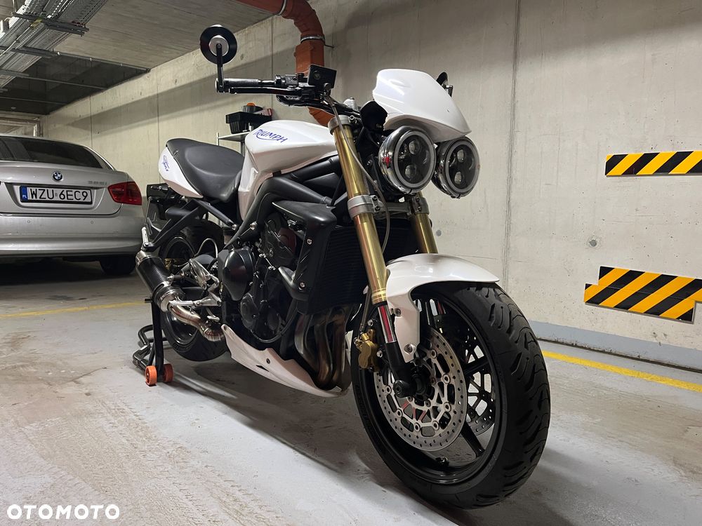 Triumph Street Triple - 11