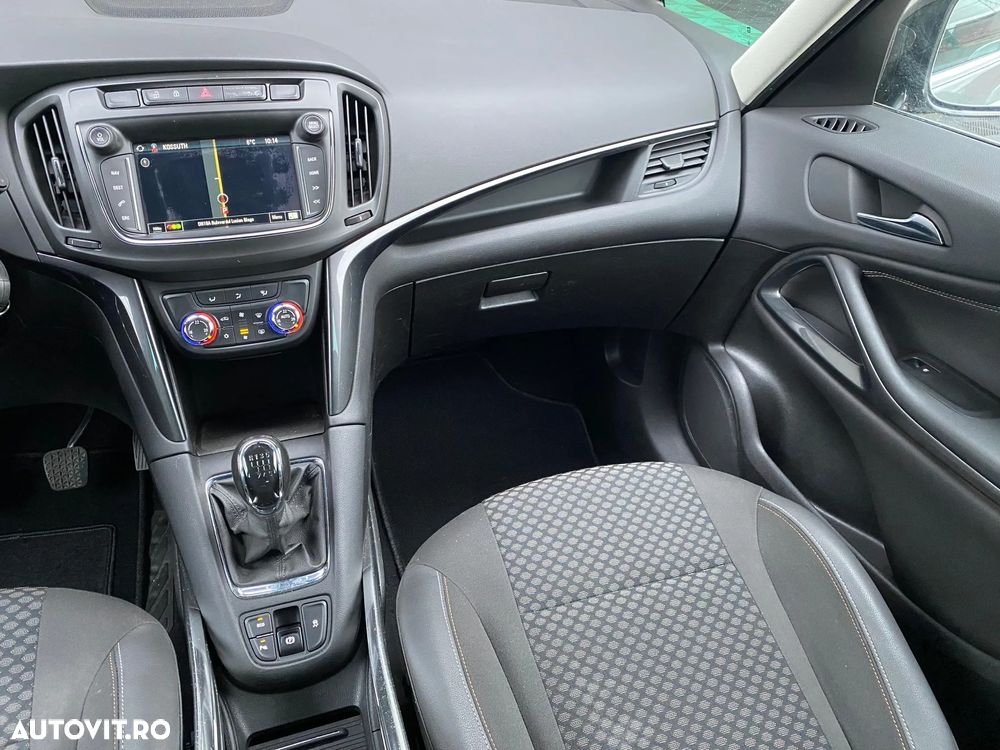 Opel Zafira - 18