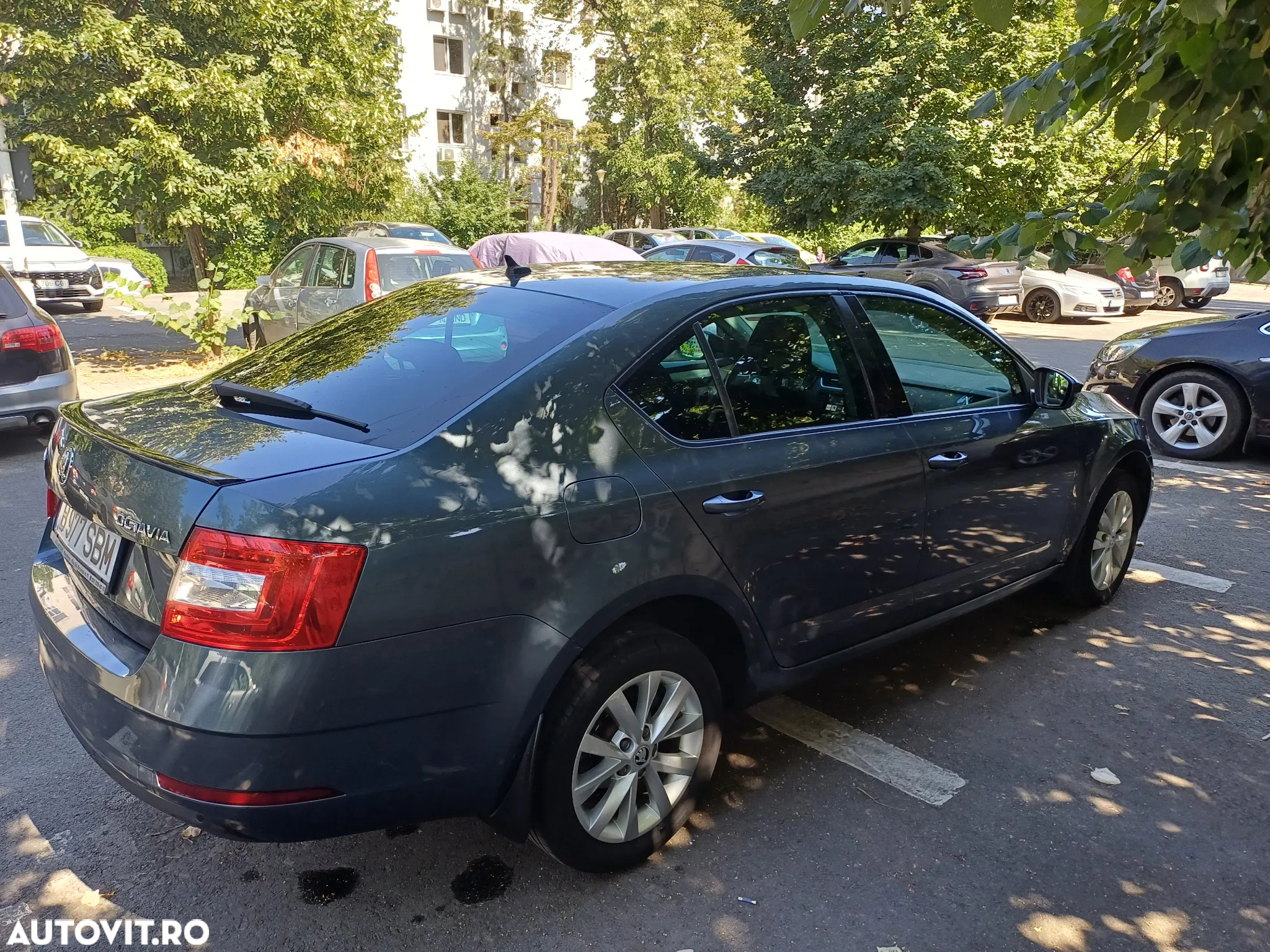 Skoda Octavia 1.6 TDI DSG Style - 3