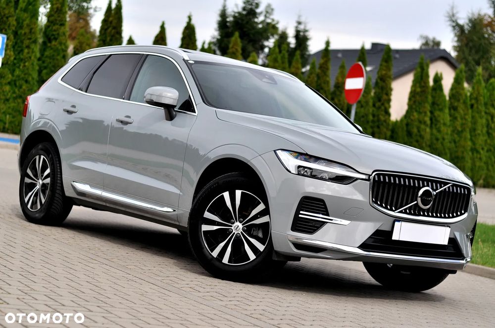 Volvo XC 60 T6 Plug-In Hybrid AWD Core - 4