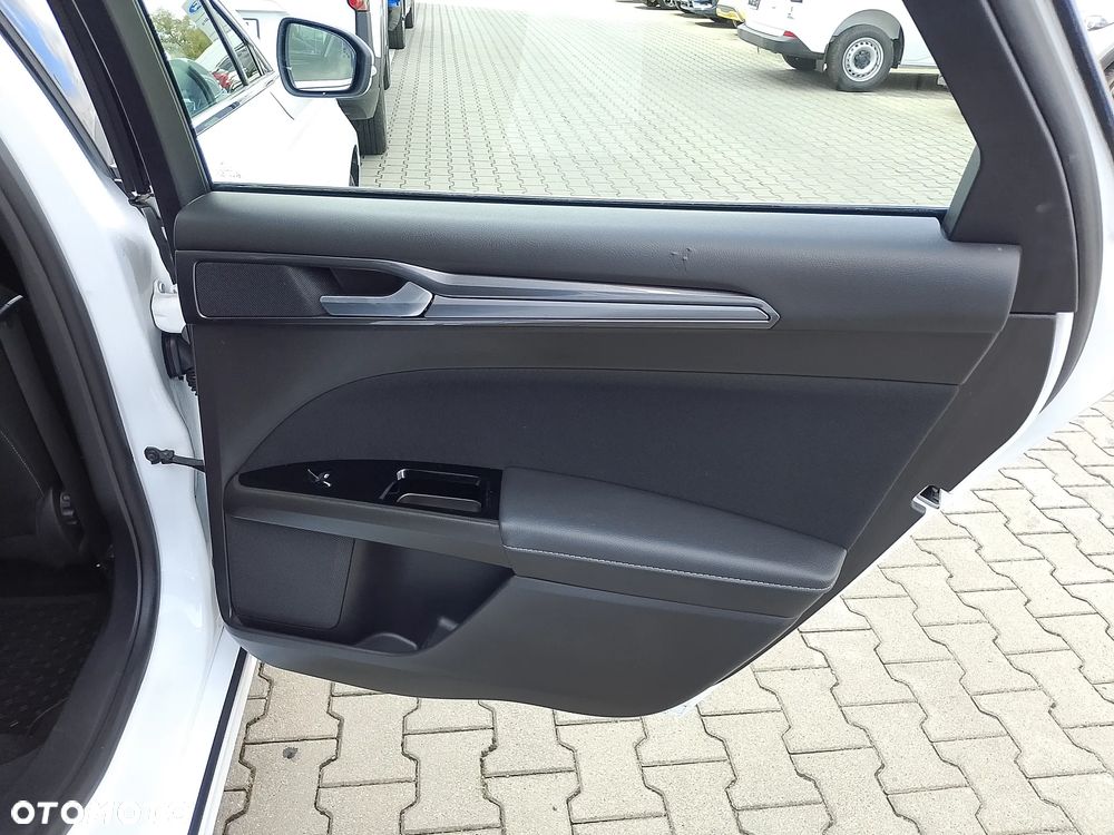 Ford Mondeo 2.0 EcoBlue Titanium - 12