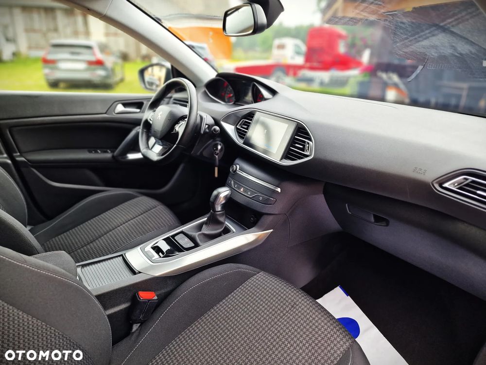 Peugeot 308 1.5 BlueHDi Allure S&S EAT6 - 25
