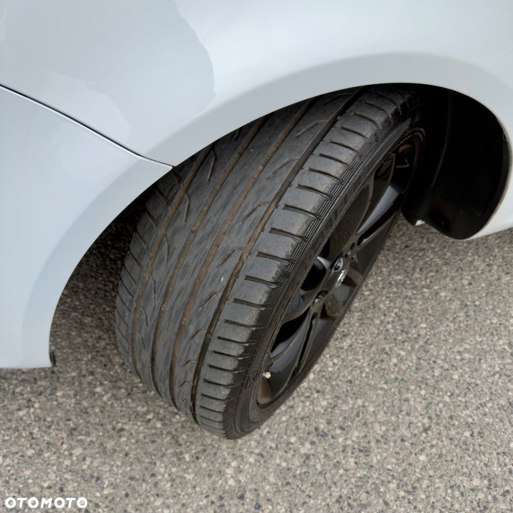 Opel Corsa 1.4 16V Color Edition - 32