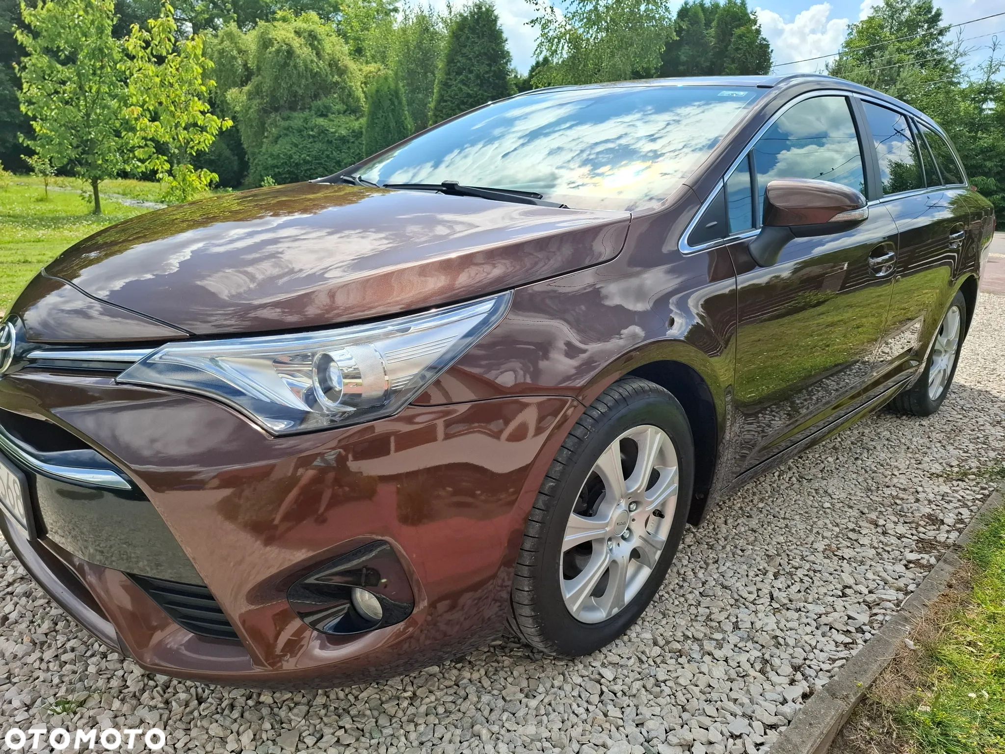 Toyota Avensis 2.0 D-4D Premium - 1