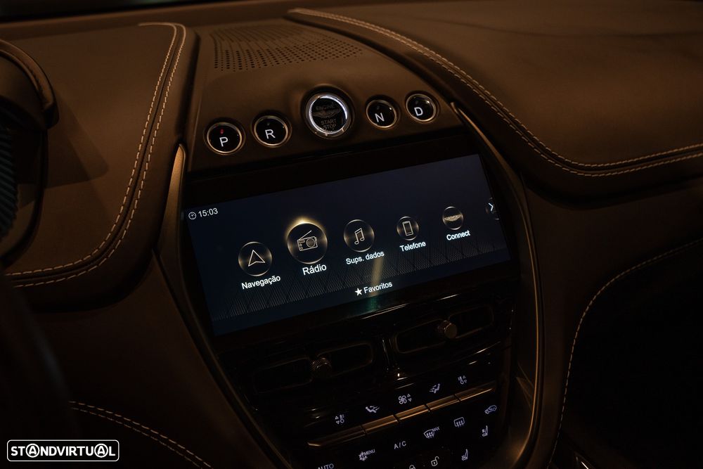 Aston Martin DBX - 28