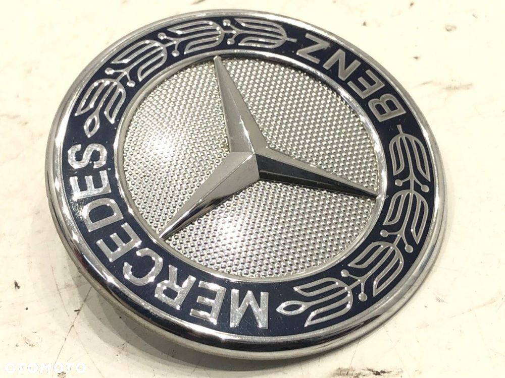 EMBLEMAT PRZÓD  MERCEDES-BENZ KLASA GLK (X204) 2008 - 2015 220 CDI 4-matic (204.984, 204.997) 125 - 1