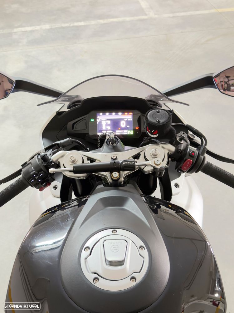 CF Moto 675SR-R - 5
