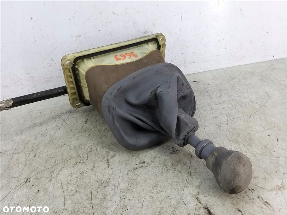 Mechanizm zmiany biegów lewarek Renault Clio II 1998-2001 PRZED LIFT 1.4 B - 4