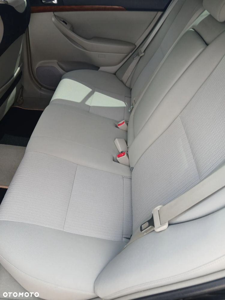 Toyota Avensis 1.8 VVT-i Sol - 10
