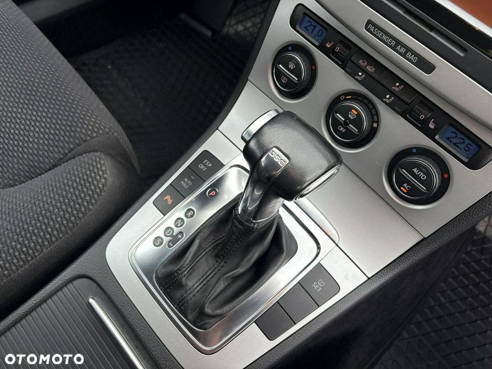 Volkswagen Passat - 18