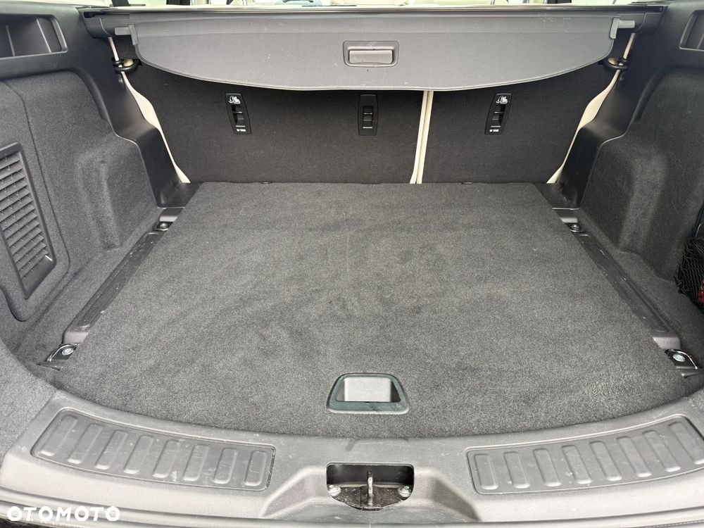 Land Rover Discovery Sport 2.0 D200 mHEV S - 18
