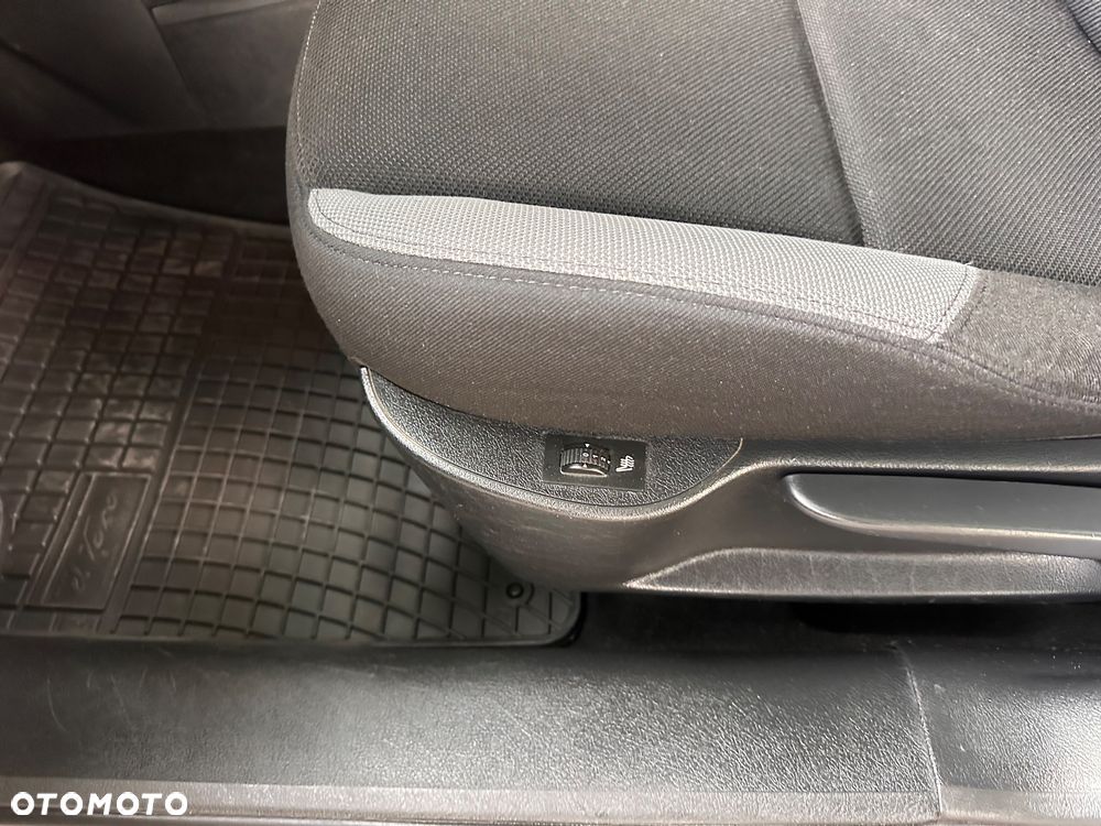 Peugeot 207 95 VTi Family - 10