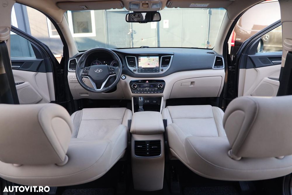 Hyundai Tucson 2.0 CRDI 4WD Automatik Advantage - 22