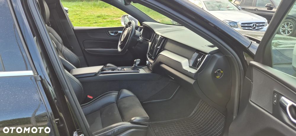 Volvo XC 60 D4 SCR AWD R-Design - 11