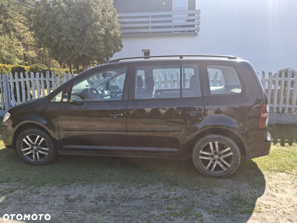 Volkswagen Touran - 5
