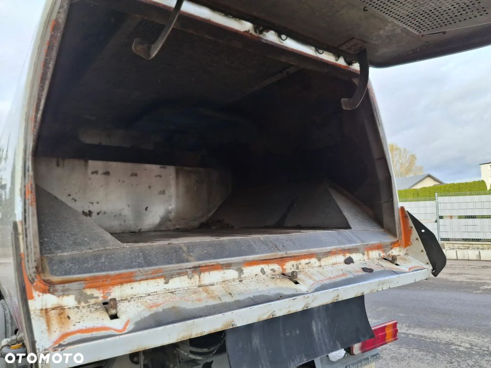 Mercedes-Benz Atego 1524 Zamiatarka BUCHER CityFant 60 2 Silniki Tylna Oś Na Poduszkach Zamiatarka Uliczna Sprzątanie Zamiatanie - 18