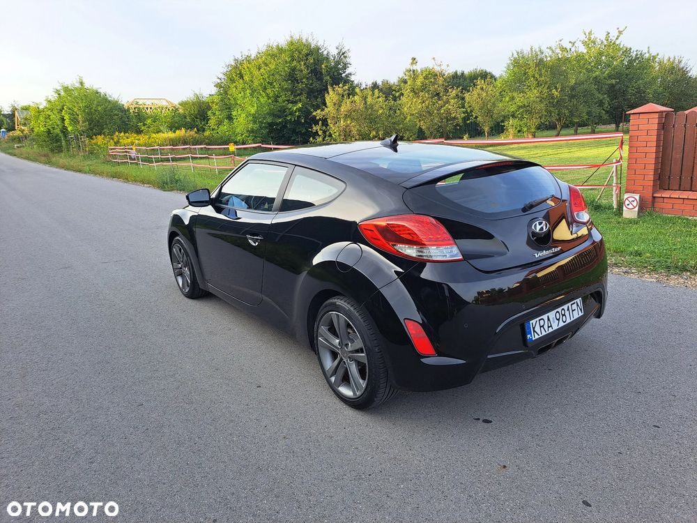 Hyundai Veloster - 7