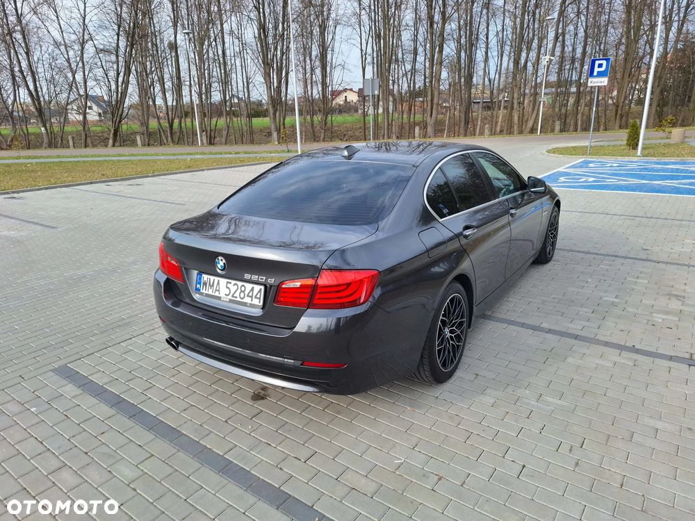 BMW Seria 5 520d Luxury Line - 3