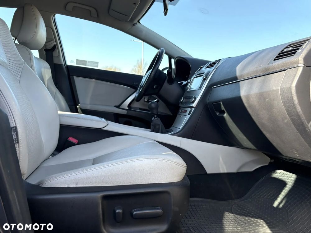 Toyota Avensis 2.2 D-4D Prestige - 28