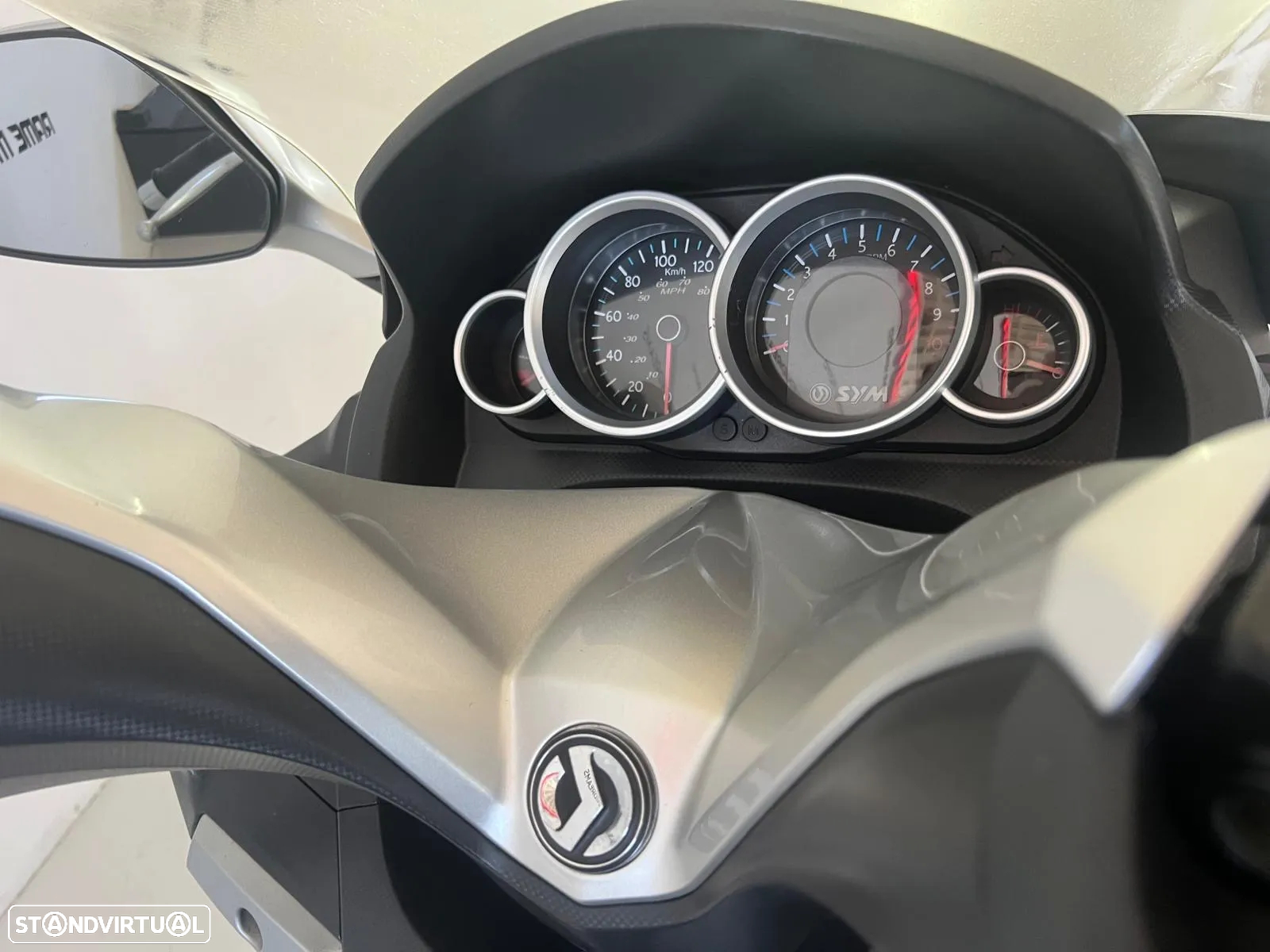 Sym GTS 125i - 6