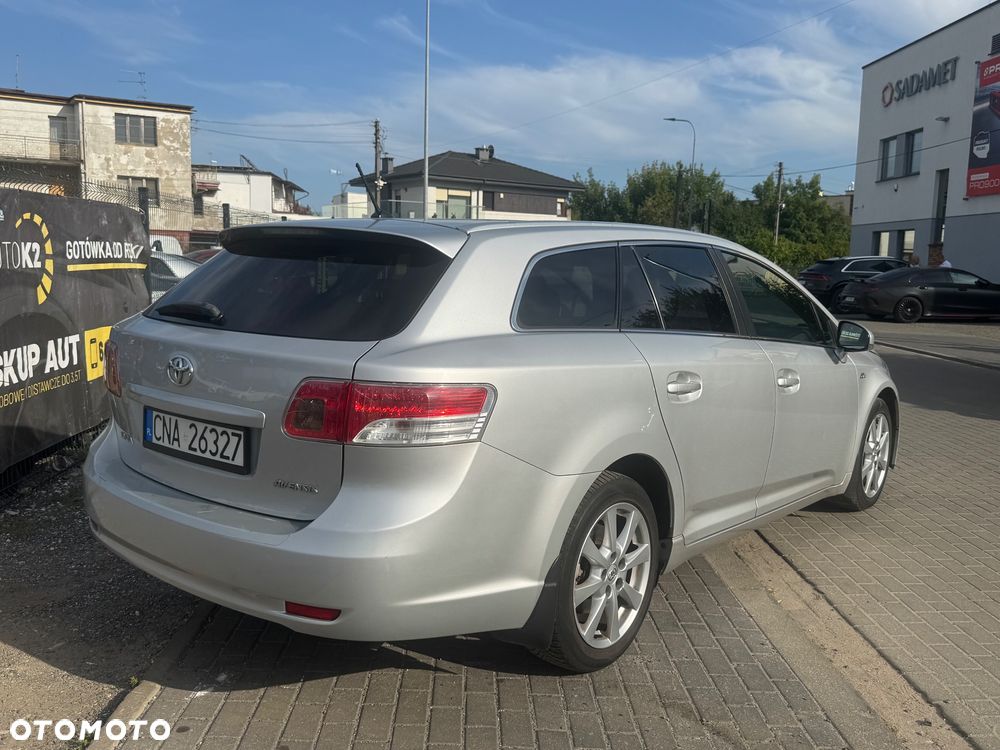 Toyota Avensis 2.2 D-CAT Combi Executive - 13