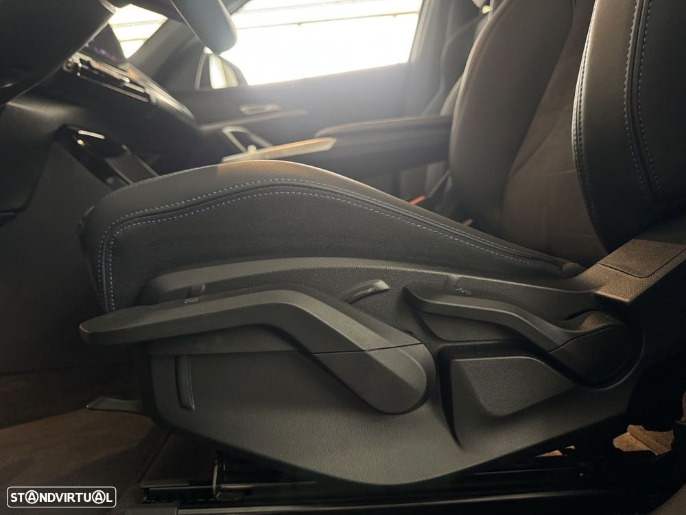 BMW iX2 eDrive20 Pack Desportivo M Pro - 9