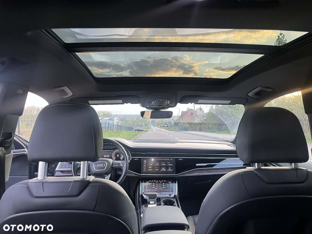 Audi Q8 - 10