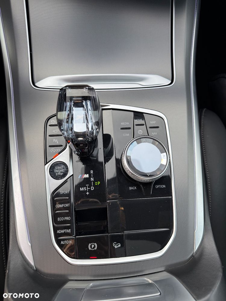 BMW X5 M M50d - 12