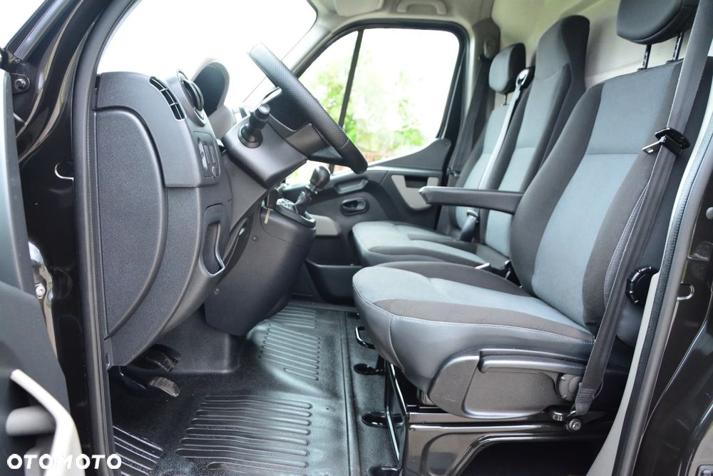 Nissan NV400 - 15