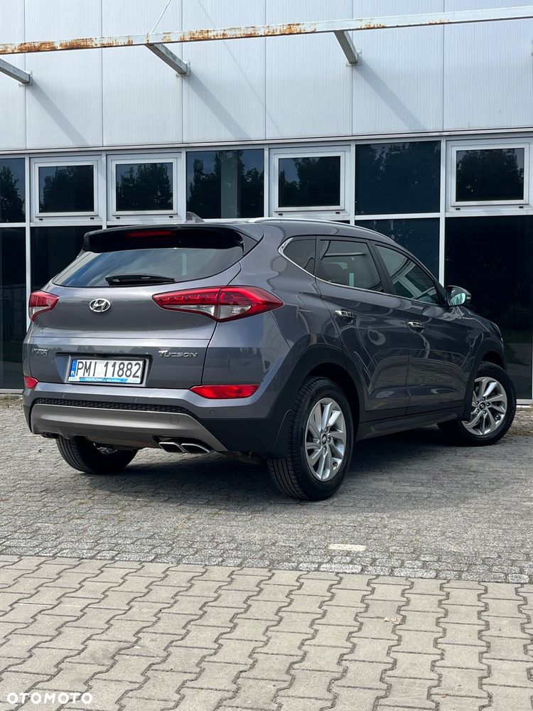 Hyundai Tucson 2.0 CRDI BlueDrive Style 2WD - 21
