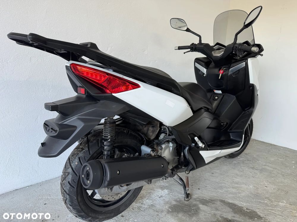 Yamaha X-max - 4