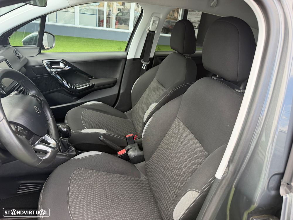 Peugeot 208 1.6 BlueHDi Style - 13