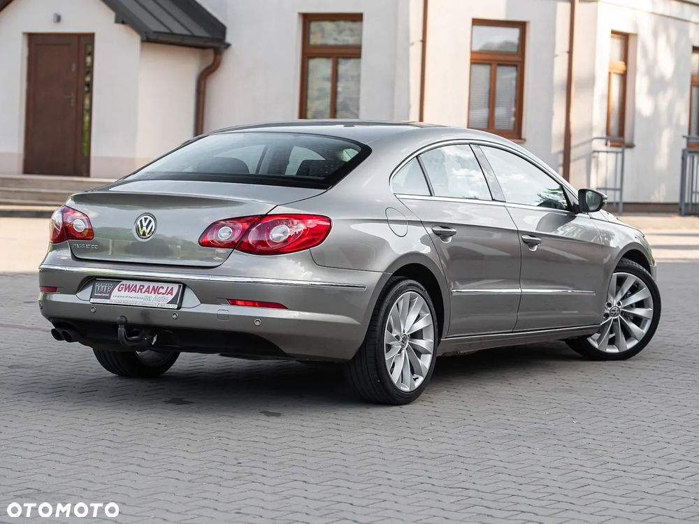 Volkswagen Passat 2.0 TDI DPF BlueMotion Technology Comfortline - 13