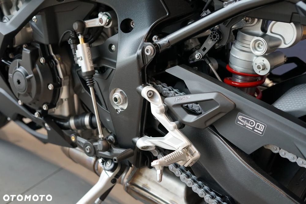 BMW S - 29