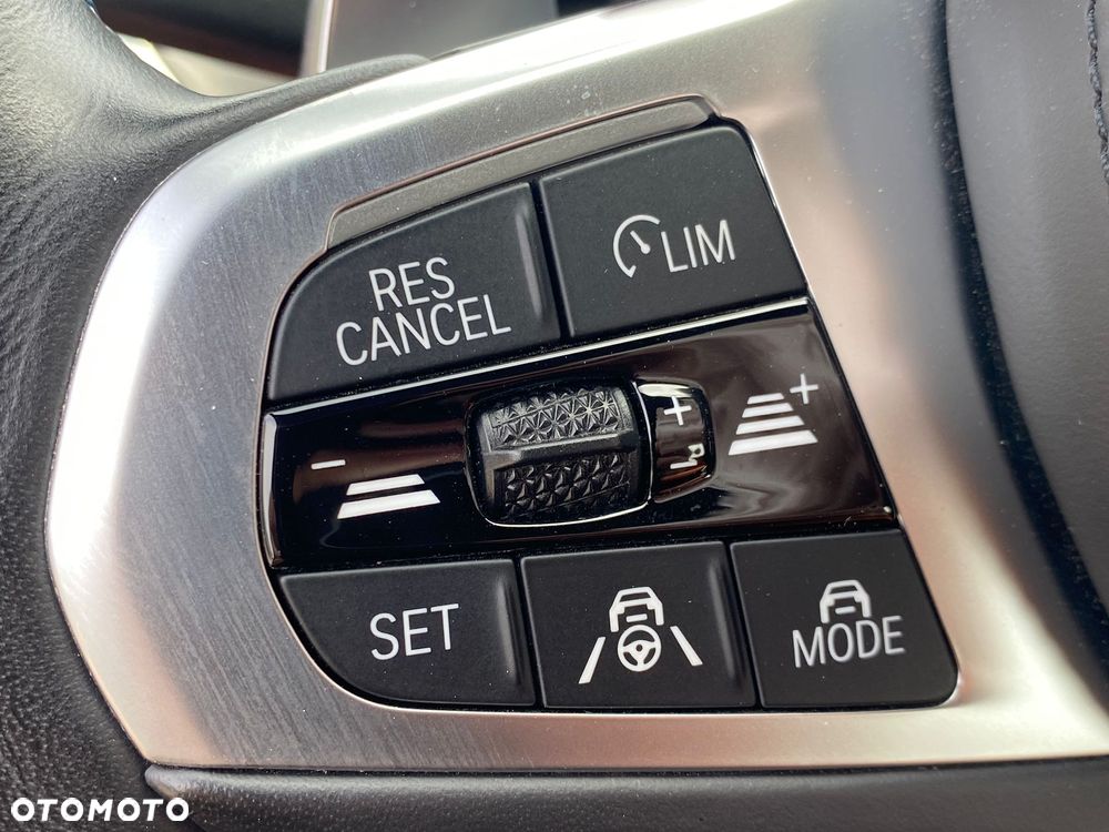 BMW M3 Competition xDrive sport - 22