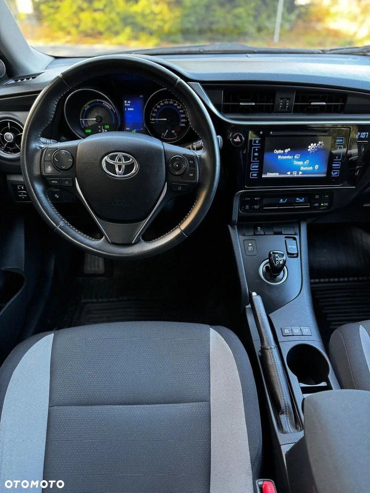 Toyota Auris Hybrid 135 Dynamic - 39