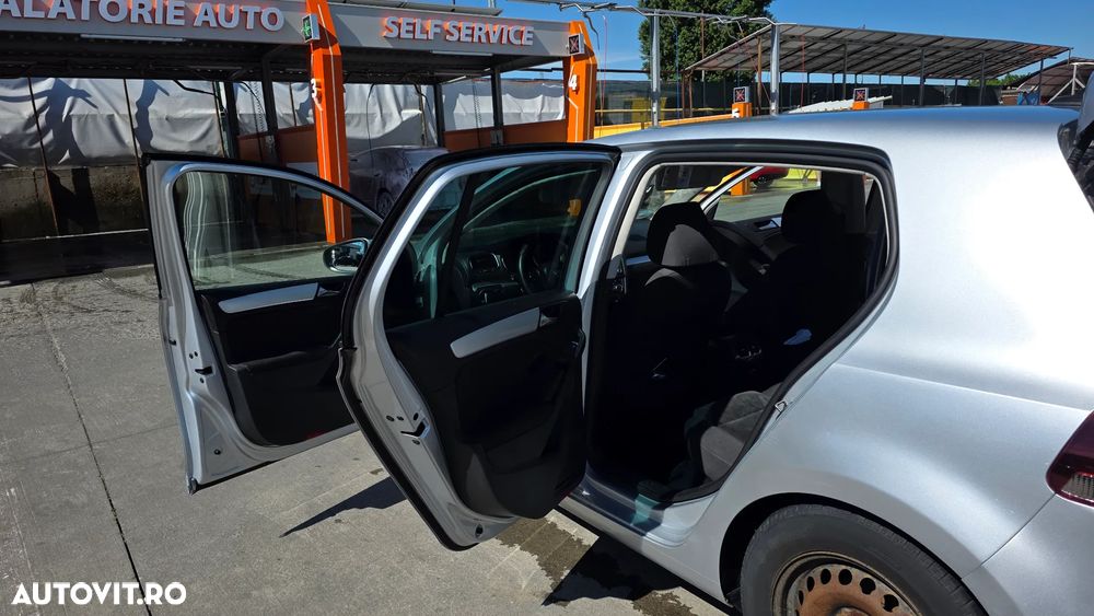 Volkswagen Golf 2.0 TDI Highline - 19