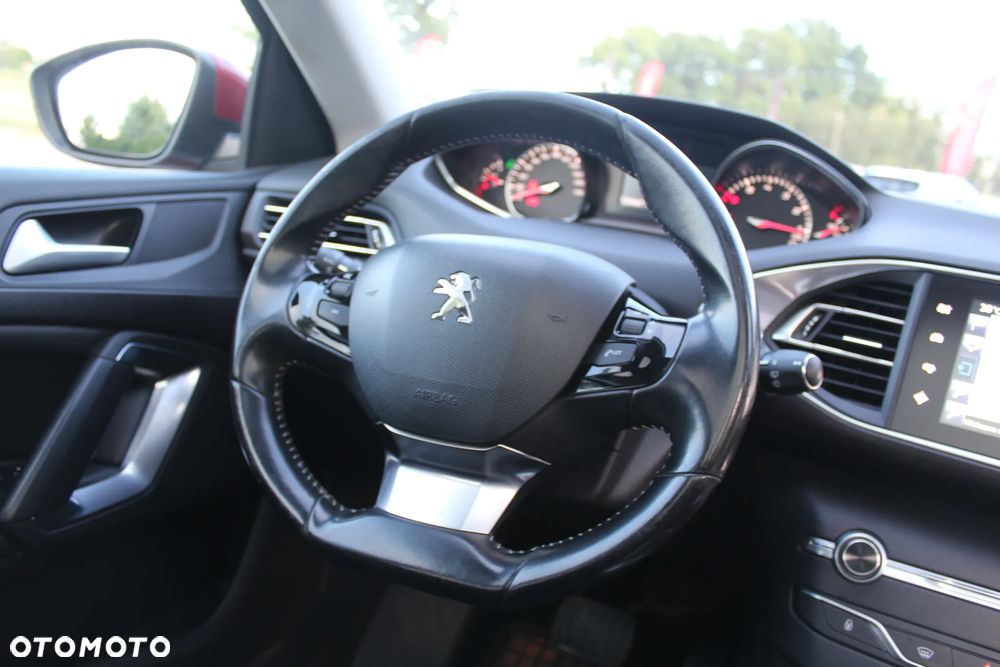 Peugeot 308 1.2 PureTech Allure S&S - 25