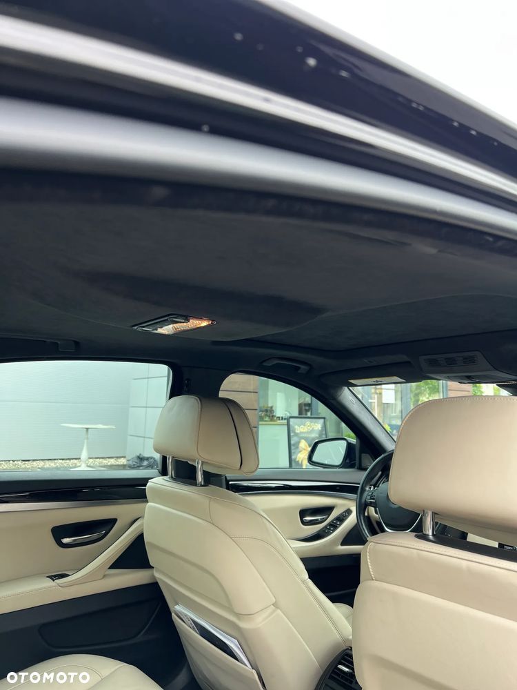 BMW Seria 5 550i xDrive Sport-Aut Luxury Line - 15