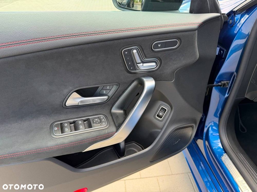 Mercedes-Benz CLA - 13